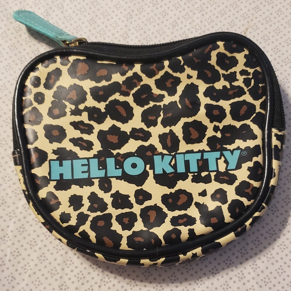 Small Hello Kitty Pouch - Picture 2 of 3